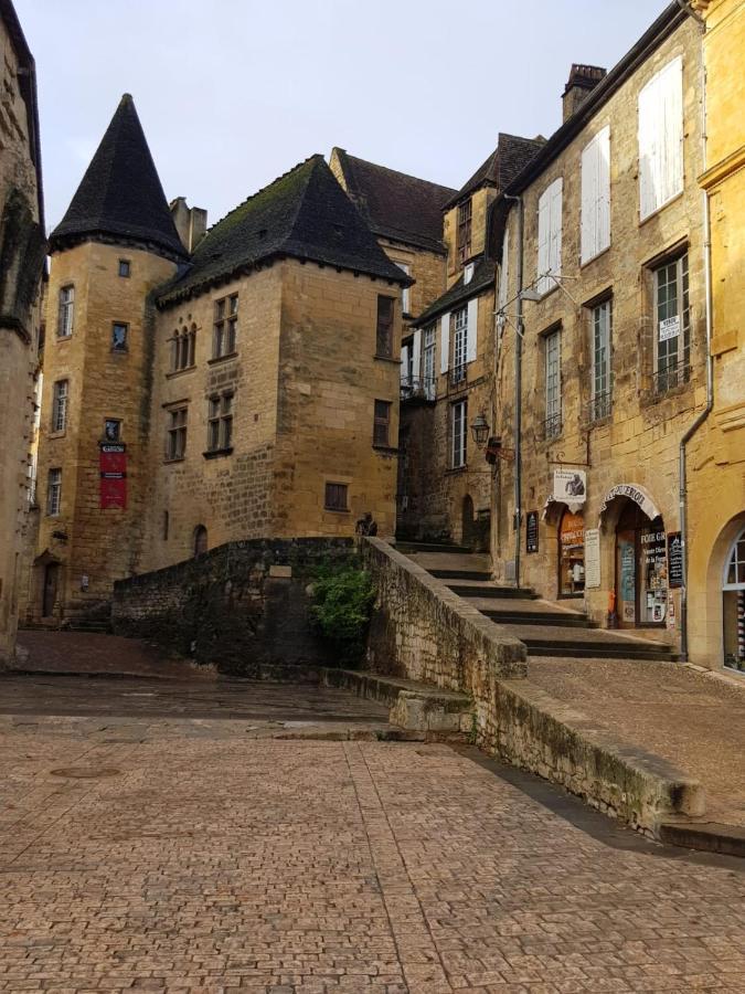 Hotel Grand Confort Le Moulin Rouge Terrasson Zewnętrze zdjęcie