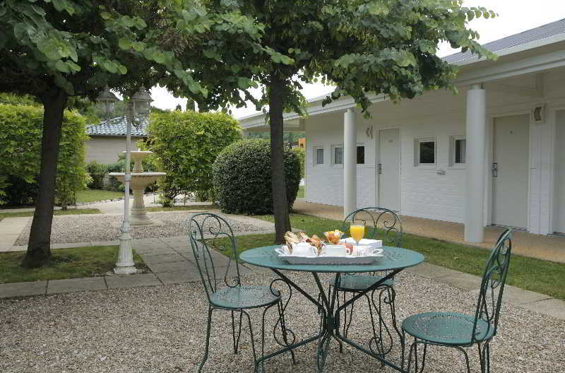 Hotel Grand Confort Le Moulin Rouge Terrasson Zewnętrze zdjęcie