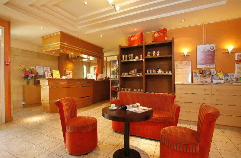 Hotel Grand Confort Le Moulin Rouge Terrasson Zewnętrze zdjęcie