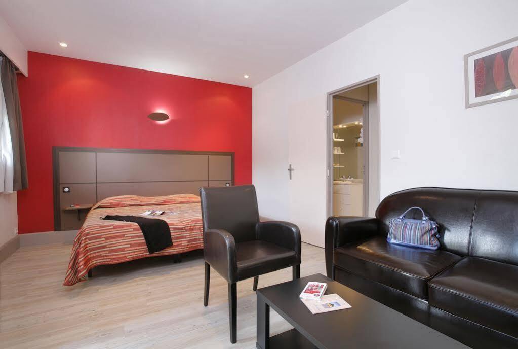 Hotel Grand Confort Le Moulin Rouge Terrasson Zewnętrze zdjęcie